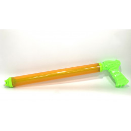 Water gun with piston